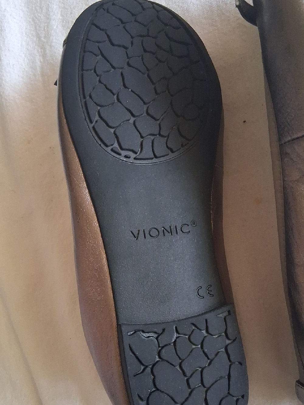 Vionic Amorie Ballet Flats in Metallic Pewter Leather!Size 7.5 - Picture 6 of 7